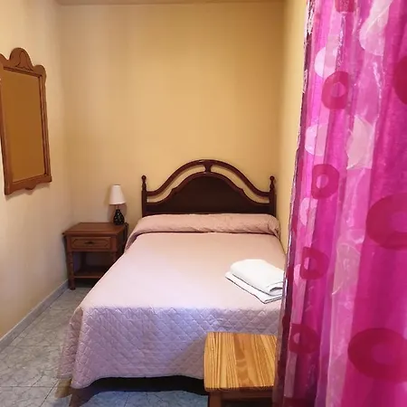 Hostal La Horra Гостевой дом *