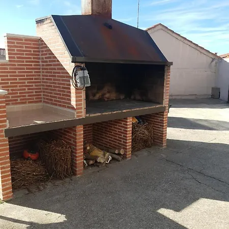 Hostal La Horra Гостевой дом